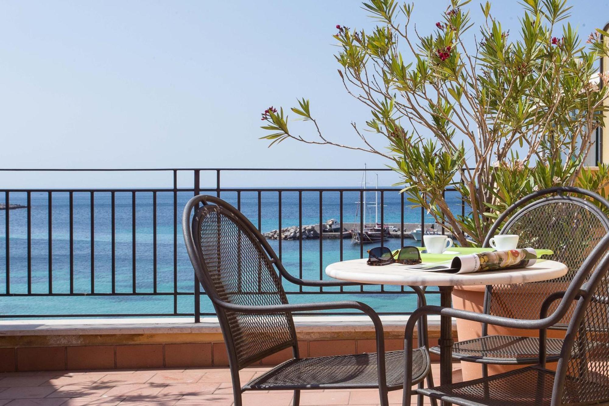 Palermo Mare Holidays Sferracavallo Bagian luar foto