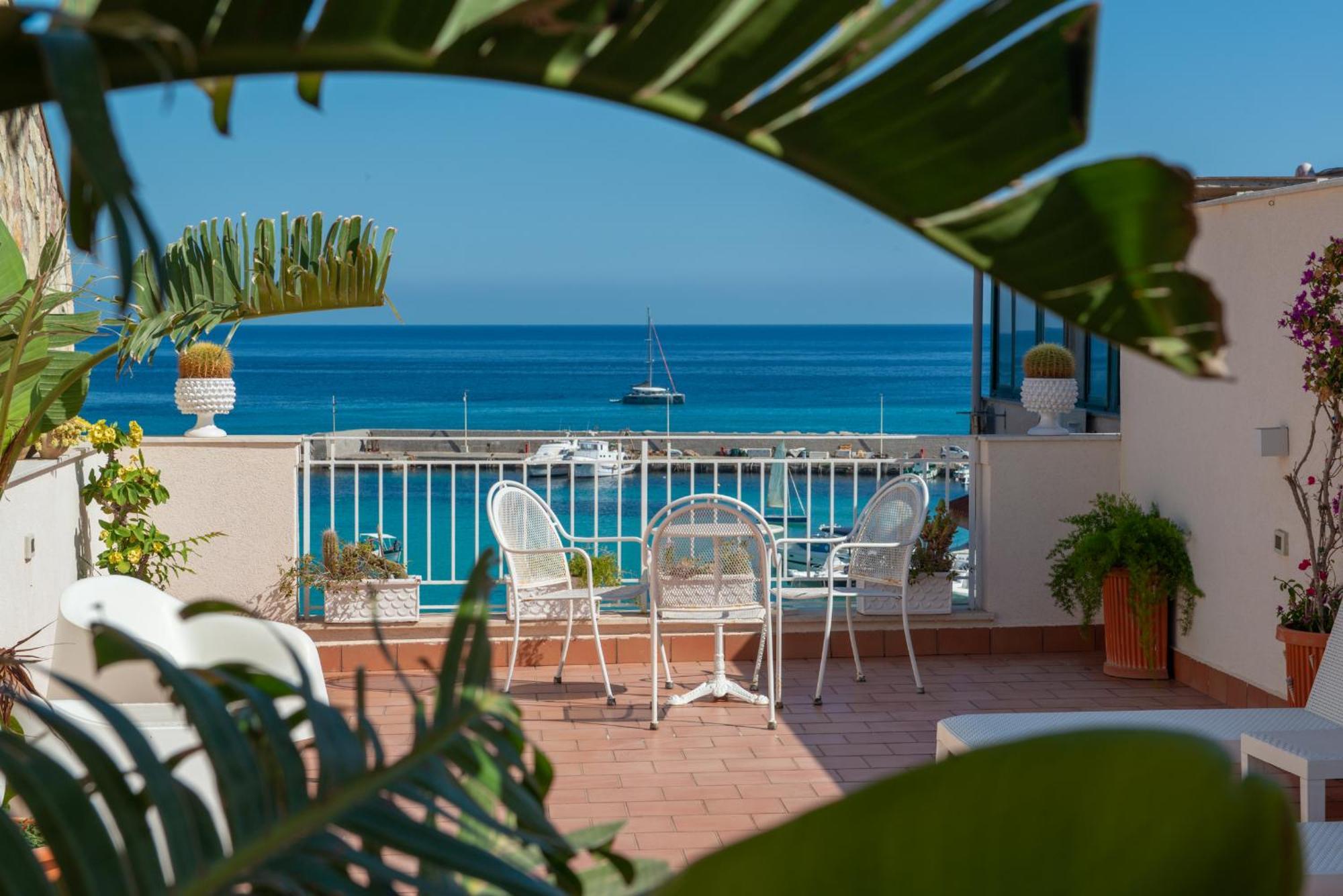 Palermo Mare Holidays Sferracavallo Bagian luar foto